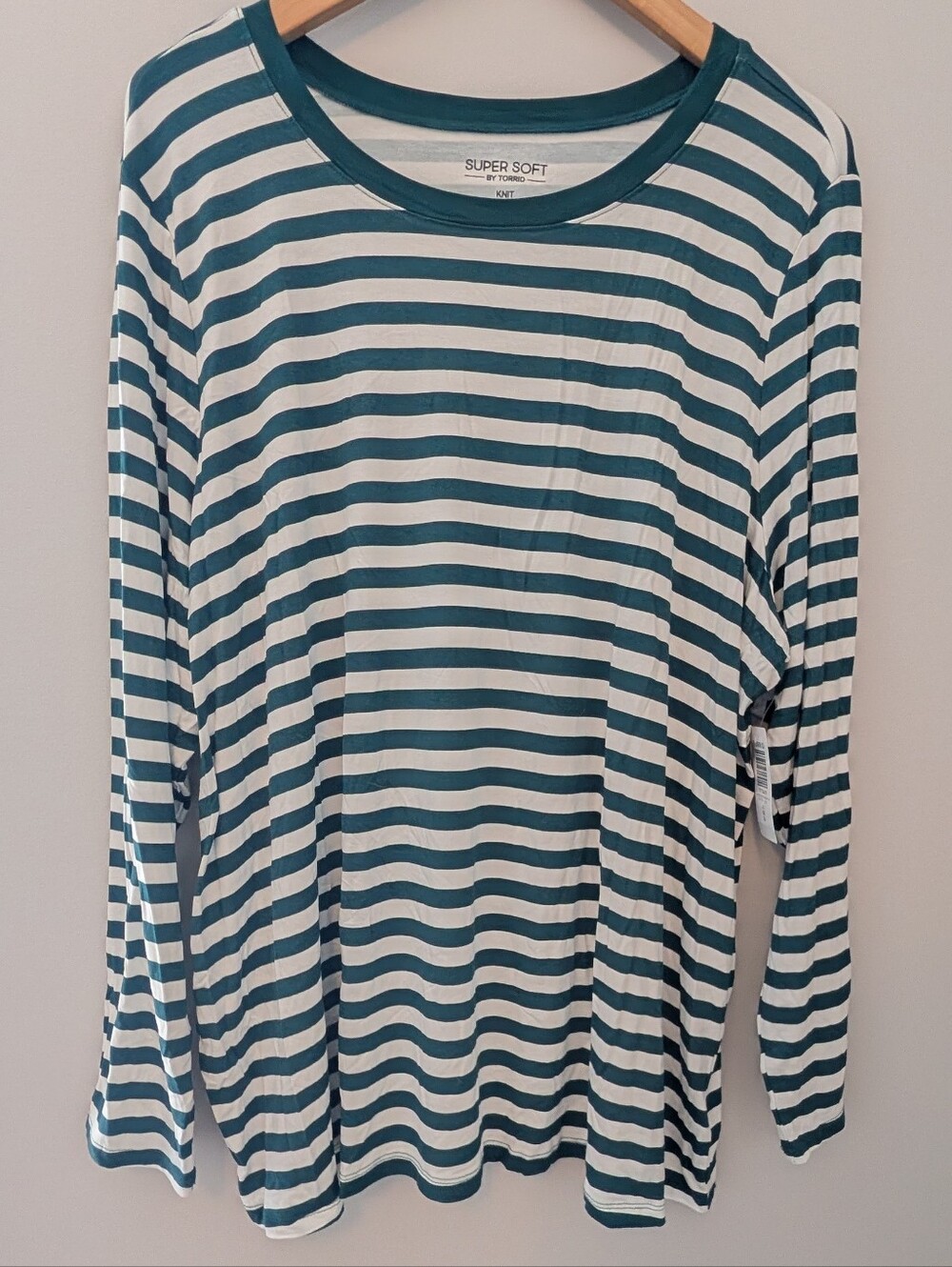 NWT Torrid Super Soft Green White Stripe Crew Neck Long Sleeve Tee 4X/26
